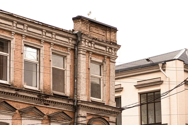 Історична цегляна забудова в центрі Дніпра